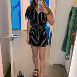 Black and white romper like new